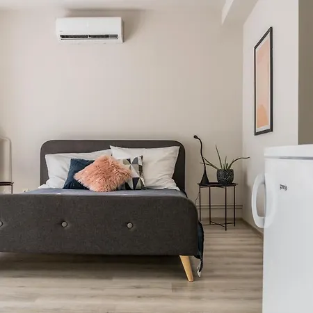 Villa 21 Boutique Rooms Balatonalmadi Exterior photo