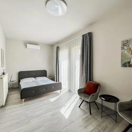 Villa 21 Boutique Rooms Balatonalmadi Exterior photo