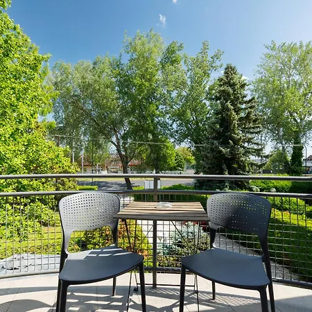 Villa 21 Boutique Rooms Balatonalmadi Exterior photo