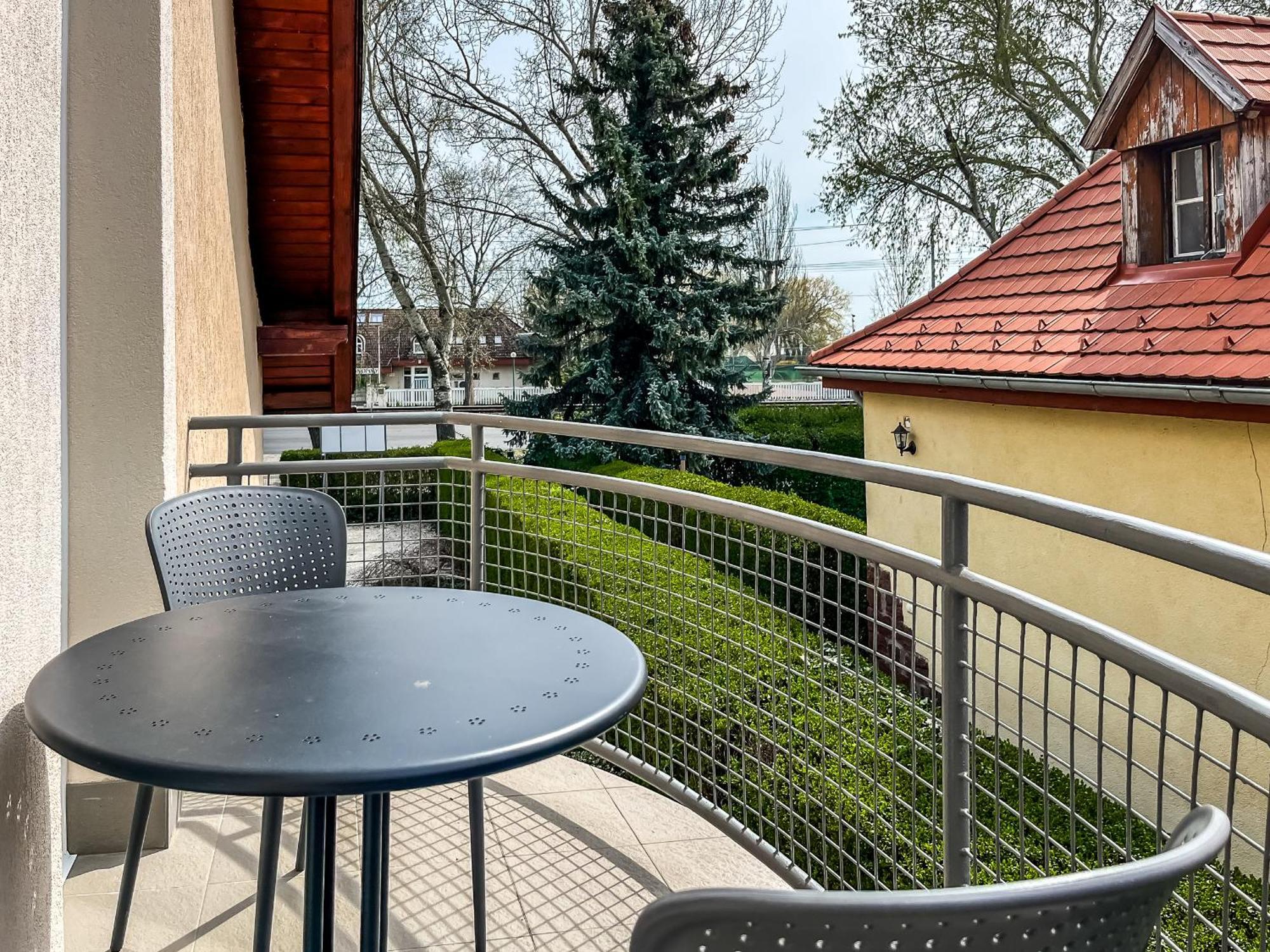 21 Boutique * Balatonalmadi